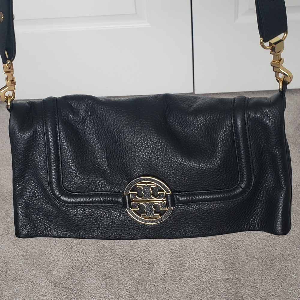 Pre-owned Tory Burch Amanda Black Leather Fold-Over Messenger Bag - Color: Black